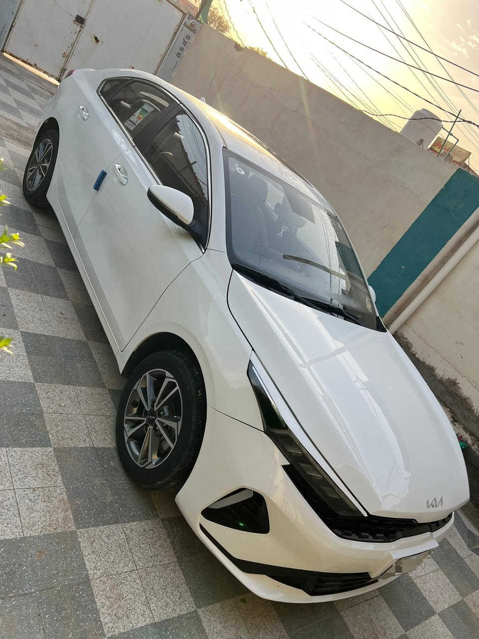 للبيع  K3 موديل 2022 خليجي فول 1/1 ماشيه 78 رقم اربيل دولي السياره جديده بمعنى الكلمه وضع الشركه استخدام شخصي ما متعوبه وجاهزه من كلشي 
السعر "130.  
مكاني " النجف 
الاتصال" ***********
