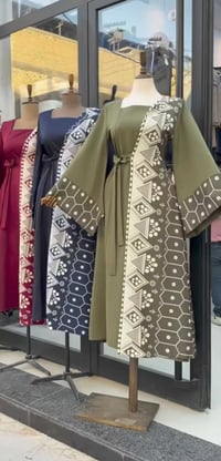 مقاس 46 • لون زيتوني • يناسب 70-75كغ