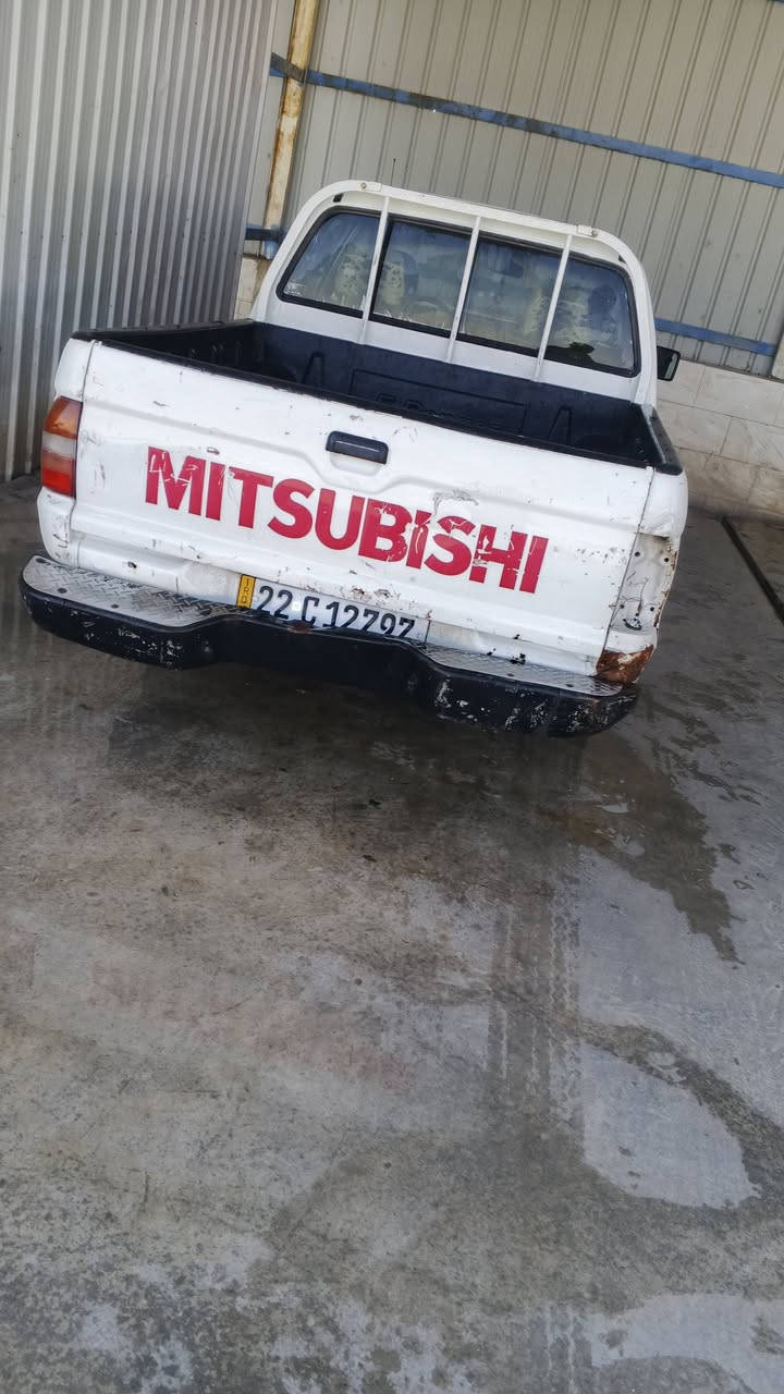 سلام عليكم 
مستيبوشي 2005
ادوات كصه حوض متومه اربيل السنويه ال 2030
كير ومكينه جدد حداده جديده قبل يومين مسويه 
طخم تاير جديد السعر 28 العنوان الناصريه ***********
ترهم مراوس حسب القناعه
