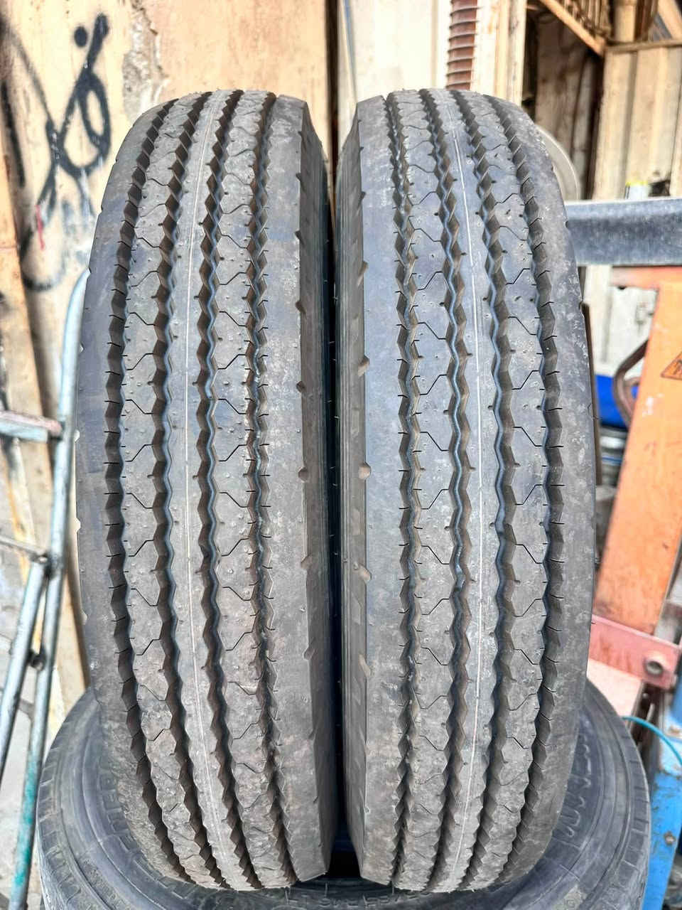 كوستر وكتنتر 8.5R17.5
215/70R17.5
ياباني وتايلندي 
متوفر في محل سالم مجهول بغداد كرادة مجمع مشن شارع البي ام


**إذا كنت صاحب هذا الإعلان وتريد حذفه لأي سبب، رجاءا أرسل رسالة إلى الدعم الفني**