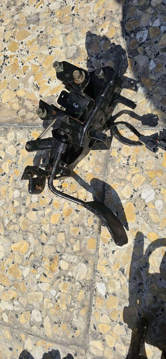 السلام عليكم
تاروسات هواء مال هينو تفصيخ امارات 
سكريتر فول عادي مكان البصره 
***********
