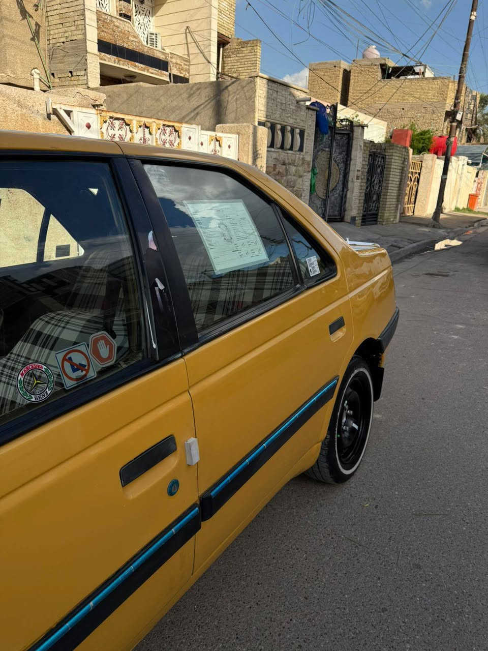 السلام عليكم 
بيجو GLX 405  مصفره هيئه وغرامات رقم جديد سنويه جديده سياره كير مكينه تبريد خير من الله مكينه فرنسي المرغوب سياره جهازيه حداديه كامله انكر سلف واطلع صبغ دواير وللجماليه راعيهة يمي ويريد تحويل مكاني شعب ***********
