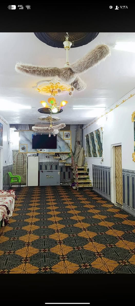 بيت للبيع نهايه شارع البريد زراعي. ٧٠٠ متر  بي اربع غرف مطبخ صاله ١٤ متر صحيات بي قطعه كدام  مساحته ٥٠٠ متر   البناء جديد تفاصيل خاص ‏‪***********
