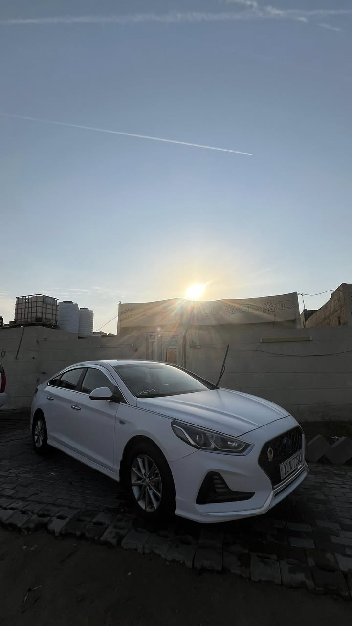 سلام عليكم.. ((للبيع او مراوس حسب القناعه )) سوناتا موديل 2022اصل غاز خط واحد وارد كوري السونار كما موضح بـصوره السياره جاهزه من كلشي السعر 165 .مكاني بصره هـ***********
