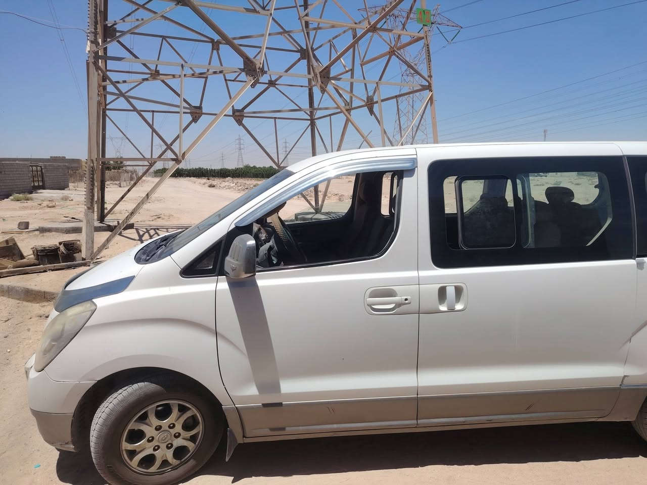 السلام عليكم ستاركس 16 اصل مفتوح  مكفوله كفاله عامه  المحرك كايم  السياره بسمنه الرقم بصره التحويل ثاني يوم مشروع وطني العنوان البصره الزبير  سياره حلوه ومال جناي  رقم الهاتف *********** الشراي يتصل السعر 175 وبيه مجال الشراي
