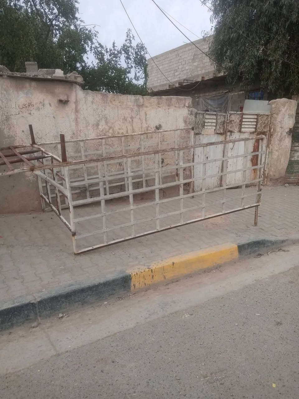 السلام عليكم محجرات 2 البيع نظيفات مكفولات من كلشي *********** عنوان بغدادمعامل حي النصر
