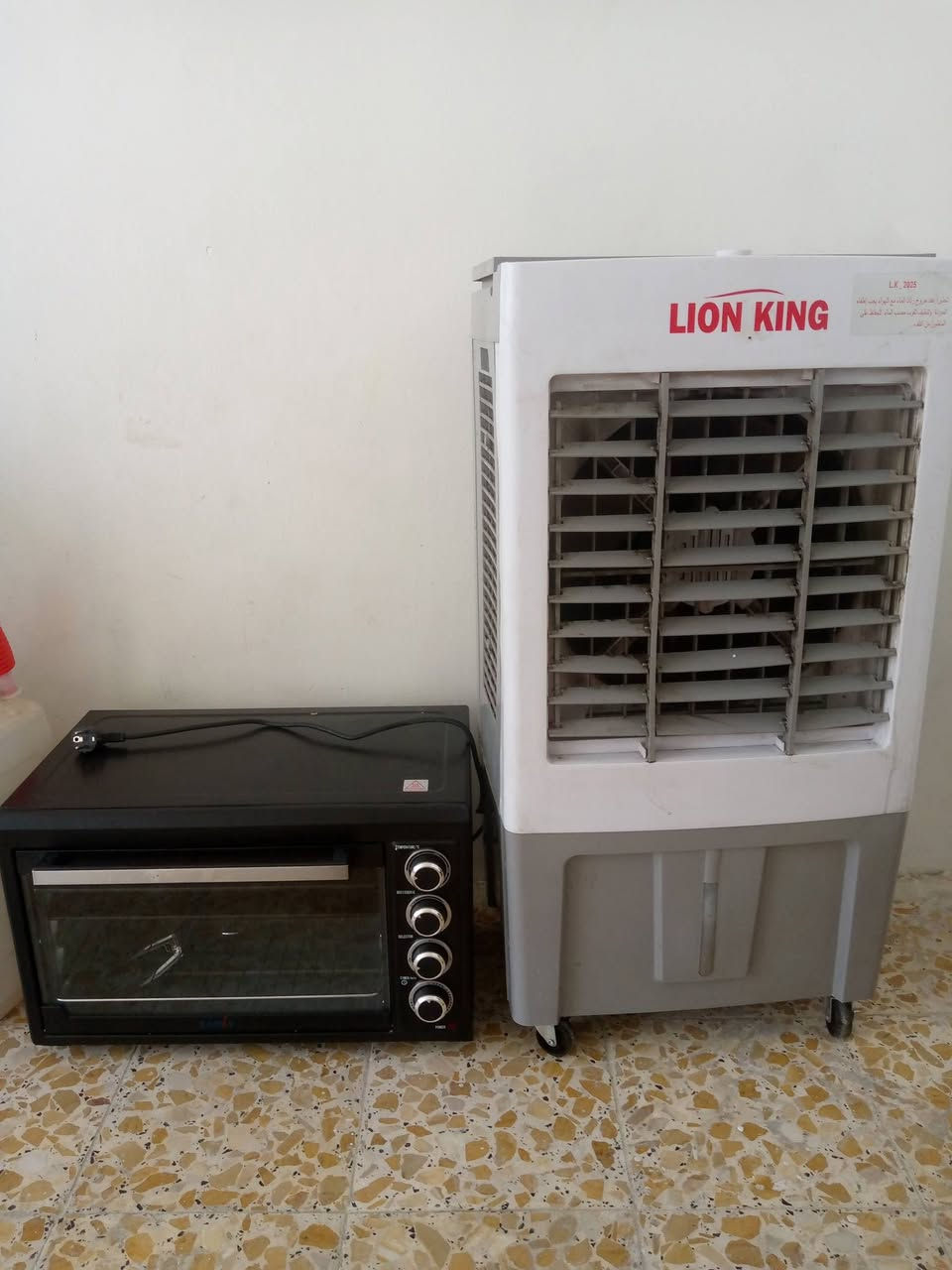 السلام عليكم اخوان عندي غراض منزل جديدة الي يحب يشتريهم يتواصل وياي عندي نقلة والغراض كوله جديدة للتواصل  *********** مكانهم الشعلة وابيع شلعة سعر معقول لان كولهم جديدة
