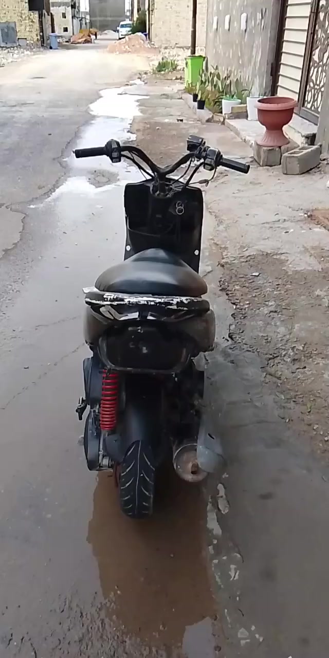 سلام عليكم شباب دراجه ماكس عدله للبيع بس كايمه بس تمشي دير دهن وطلع ودخانه قليله دراجه خير من الله بميتين وخمسين  وبيها مجال هاذ رقمي ***********
