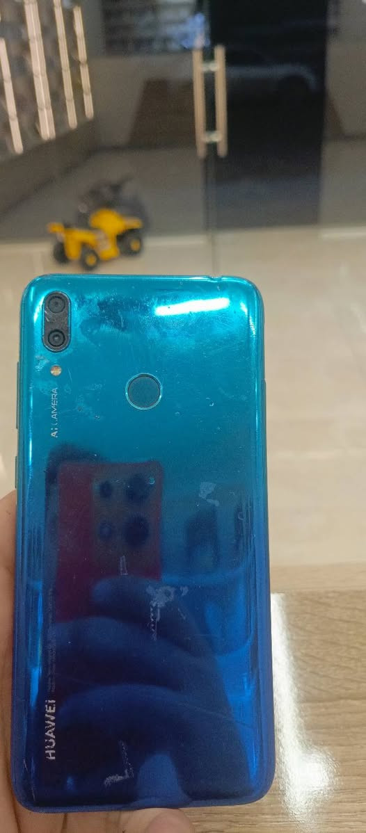 y7 praim
جهاز شغال كامل بس الدكمه مال تشغيل تشكل مرات رادلها تنضيف بس تشتغل مضبوطة 
السعر 35 مع التوصيل قفل
***********
