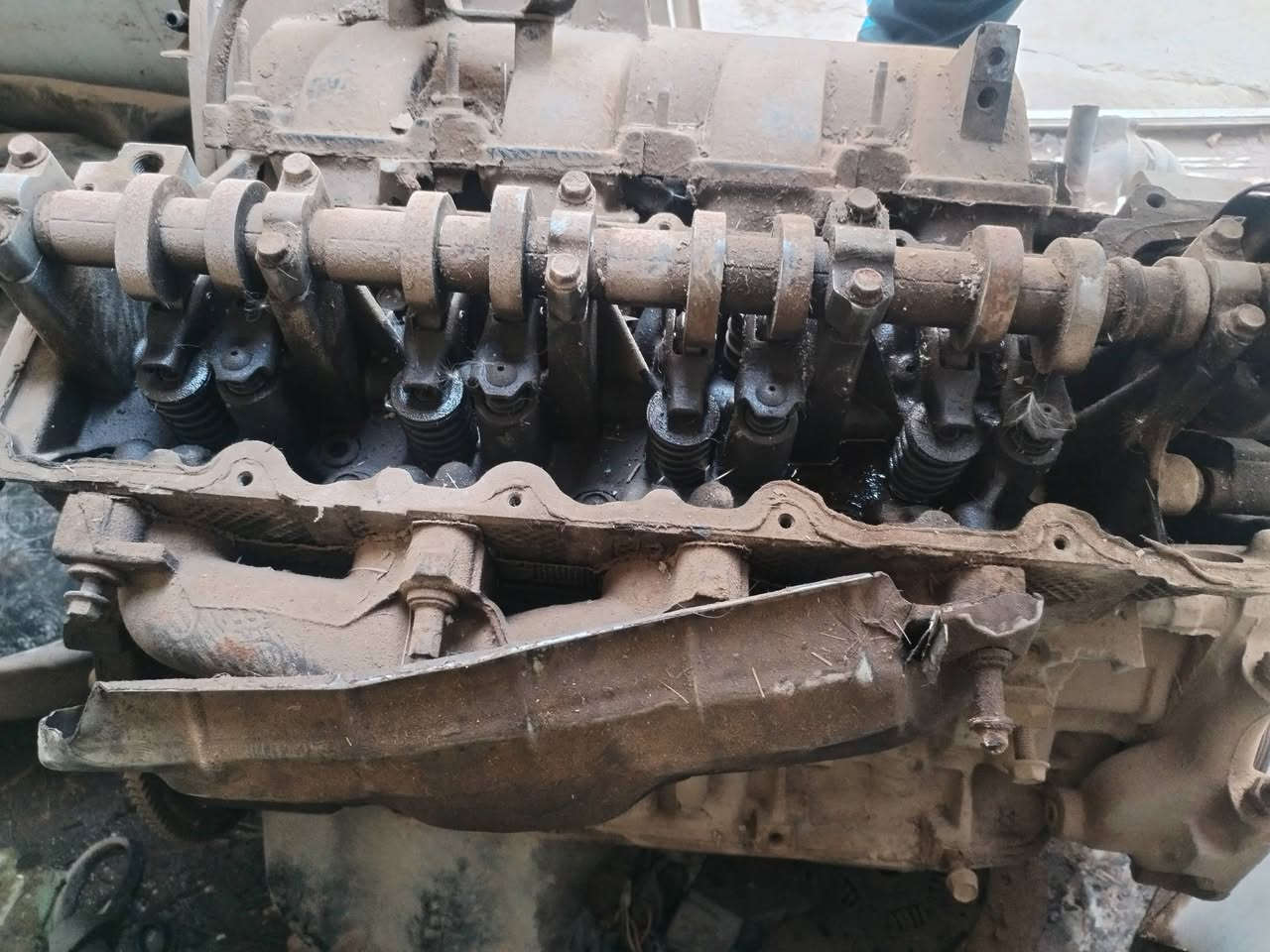 السلام عليكم البيع محرك جيب شيروكي 8 سلندر كايم سعر 3 وراق وبي مجال رقم ***********
