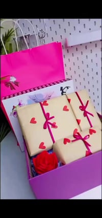 هدية عيد الحب • تغليف راقي • توصيل لجميع المحافظات