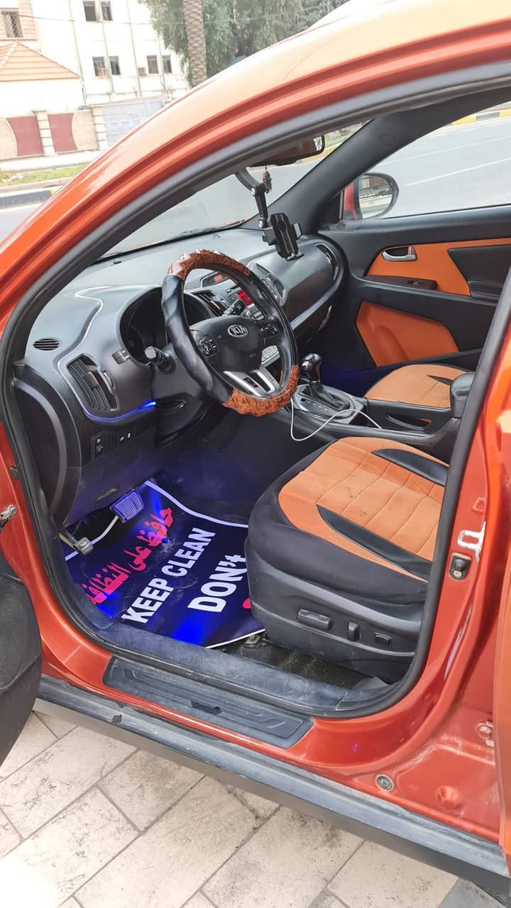 سلام عليكم 
سبورتج 2013
فول مواصفات
خليجي السياره
تلاث قطع صبغ جهة السايق
للتواصل ***********
