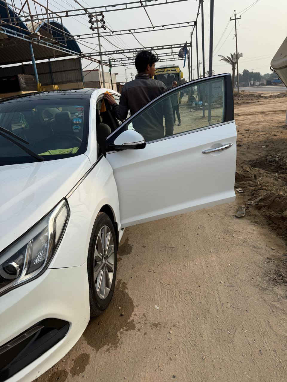 سوناتا 2016 وارد أمريكي حادث ربع بنيد راجع بارد نفسه بدون دواخل فول كلهن بيه السعر 150 وبيه مجال قليل
مكان بابل 
***********
***********
