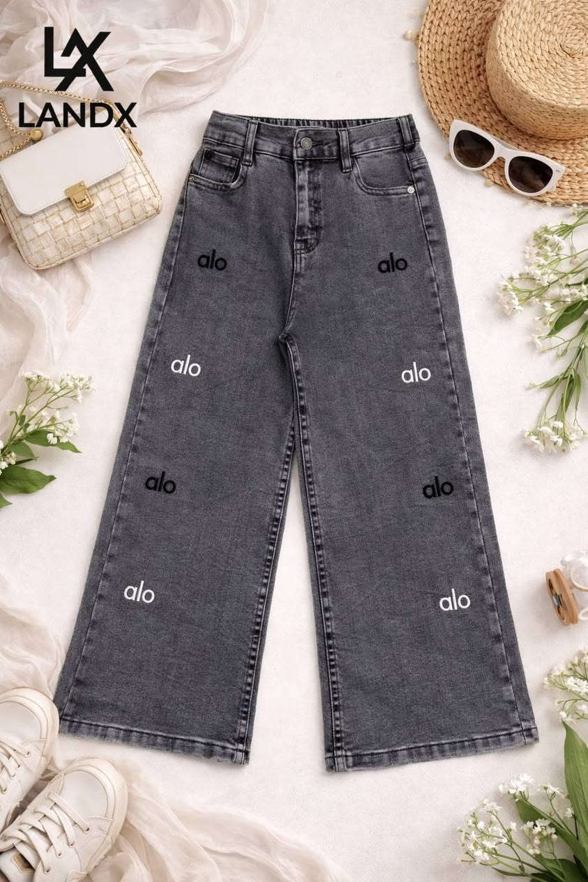 كوزمتك بنات كيوت 

✨🎉 وصلــت بضاعــة العيــد 🎉✨
أحلى وأجدد موديلات الملابس صارت متوفرة عدنا 👗💫

اختاري إطلالتك وخلي العيد يكون غير
إطلالتك للعيد تبدي من عدنا 👗✨

أناقة + سعر مناسب + ذوق راقي

بنطرون بناتي محيرر

للاستفسار اكثر يرجى مراسلة الصفحة 
يوجد توصيل داخل المنطقة🚕 
العنوان سبع البور //شارع السوداني


**إذا كنت صاحب هذا الإعلان وتريد حذفه لأي سبب، رجاءا أرسل رسالة إلى الدعم الفني**