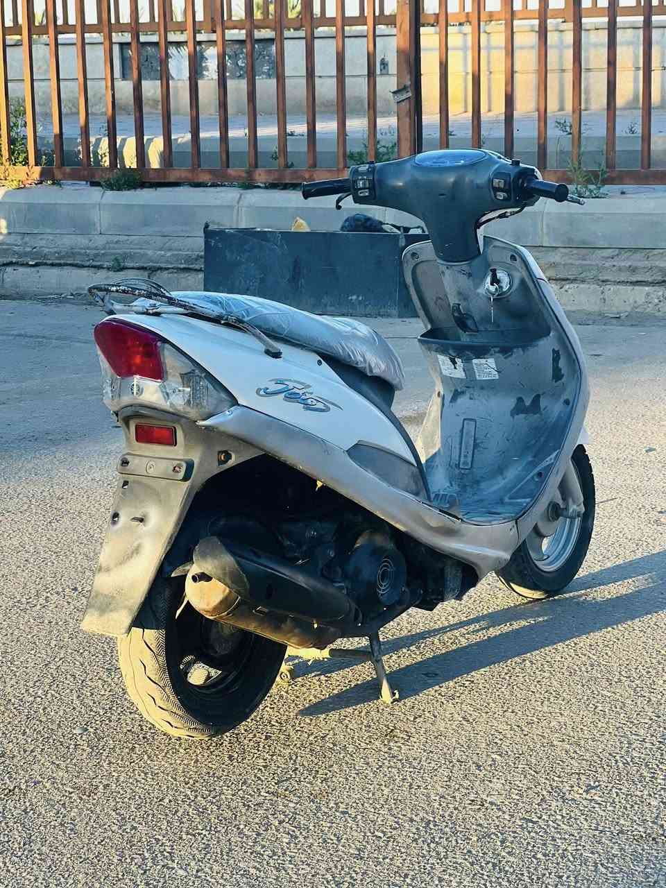 سلام عليكم شباب دراجه قجمه ما مفتوحا دراجه اخت الجديده كلشي مابيها شغل وطلع  البلاد ختم واحد 
650وبيها مجال *********** القرنه الشرش
