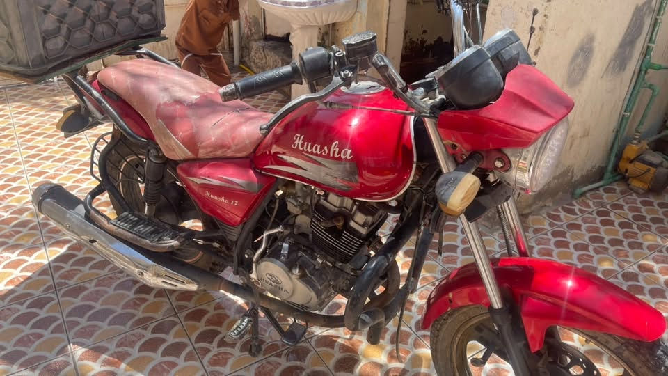 دراجة هويشا فول نظافه ما مفتوح بيها برغي مرقم قادسية موديل 21 السعر مليون و300 وبيها مجال للطيبين المكان ديوانية عفك للاستفسار 
اتصل ***********
