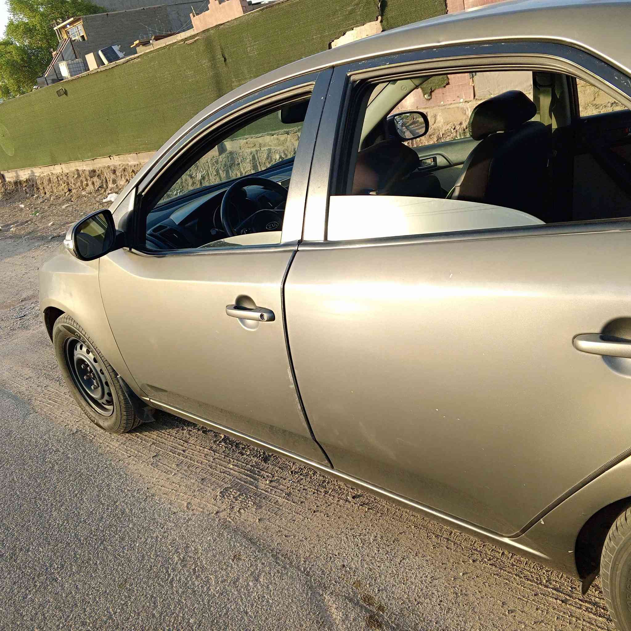 فورتي 2010 للبيع محرك 2000 تبريد شغال أمريكي ضربتها جنطة خلفية  رقم ديالى باسمي تحويل مباشر  *********** واتس اب *********** اتصال سعر 77 بغداد, العراق
