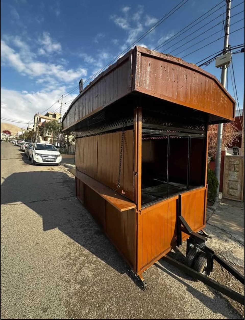 ئەم کۆشکە بۆ فرۆشتن
‎کۆشکەکە زۆر پاک و جوانە
‎بۆ هەموو ئیشێکی خواردەمەنی گونجاوە
‎مەخسەلی تیایە
‎٣ مەتر بە ١.٨٠
‎تایەی لە ژێرایە بۆ گواستنەوە
‎ڕەقەم تەلەفوون
*********** السليمانية, العراق
