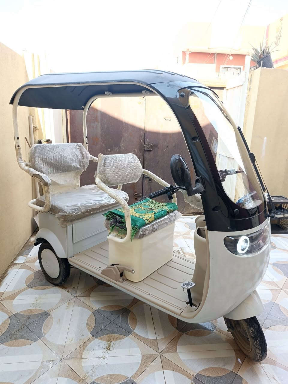 تكتك🛺شحن للبيع مليون ونص يمشي ٥٠ كيلو متر
🛺 يحمل 3 نفرات 🛺 لايتات زيتون عالي وناصي 

🛺 نظام بك للخلف يرجع 🛺 هاند برك برجل

🛺 هاند بريك يدوي 🛺 بريكات يدوي

🛺 شحن ذكي يفصل عند امتلاء البطارية

🛺 خمس ٥ بطاريلت دبل 🛺 ماسحة امامية للجام

🛺 اشارات led يمين ويسار وبريك ليزري ال اي دي

🛺 صندوق خلفي كبير مع قفل 

🛺 مقاعد كشن جلد اصلي

🛺 تشغيل عن بعد بصمة وسويج 

🛺 تايرات حجم ١٠ كبير 

للاتصال ***********    ***********
