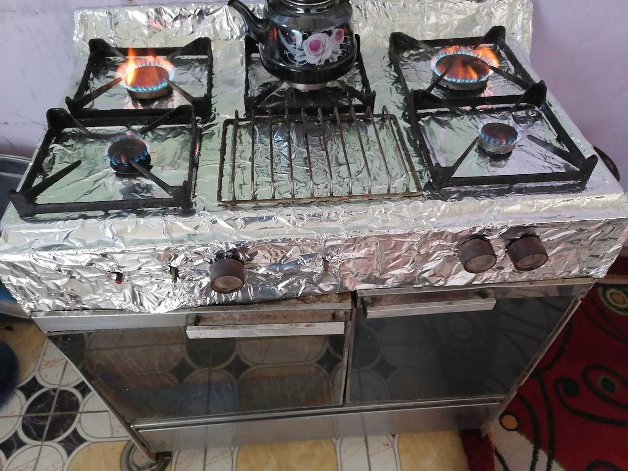 طباخ شغال للبيع السعر ب 60 وبيه مجال مستعجل ع بيعته رقم ***********
