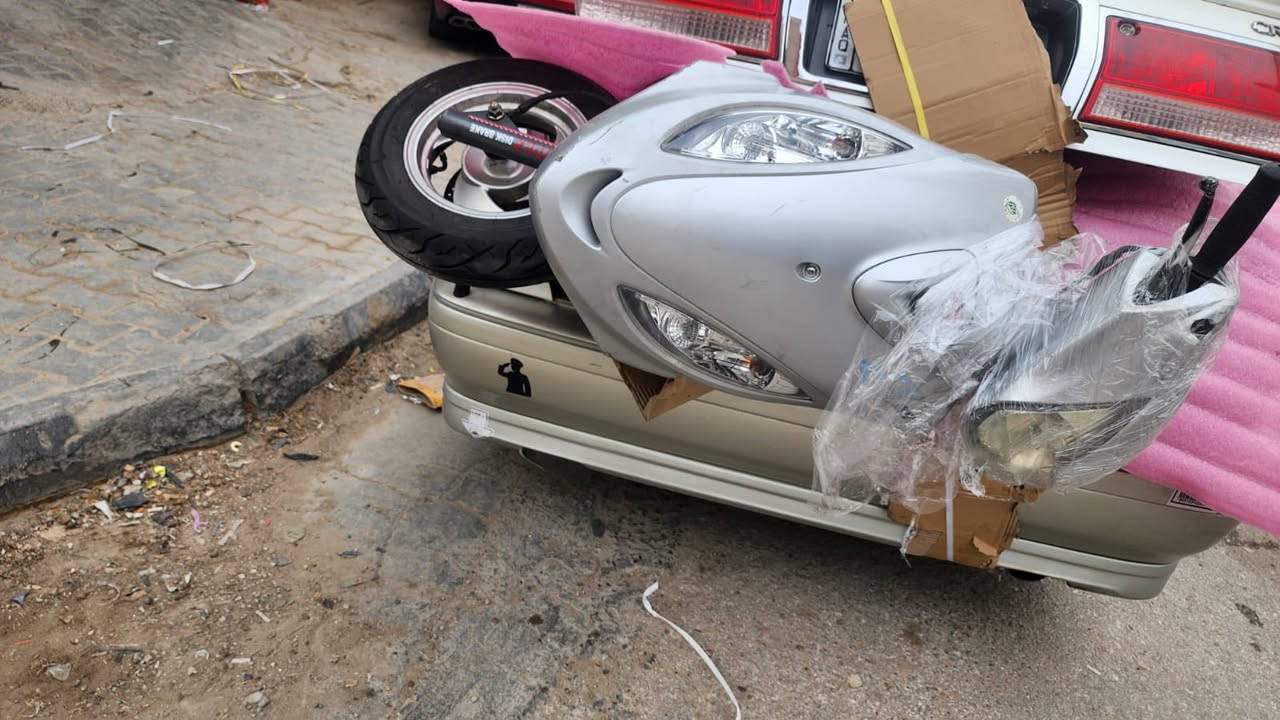 السلام عليكم دراجه كامكو v2  مديل 2015 لون رصاصي دراجه رمبه ستعمال شهر كفاله محرك وكفر ختم واحد العنوان الديوانيه الحمزه الشرقي ***********
