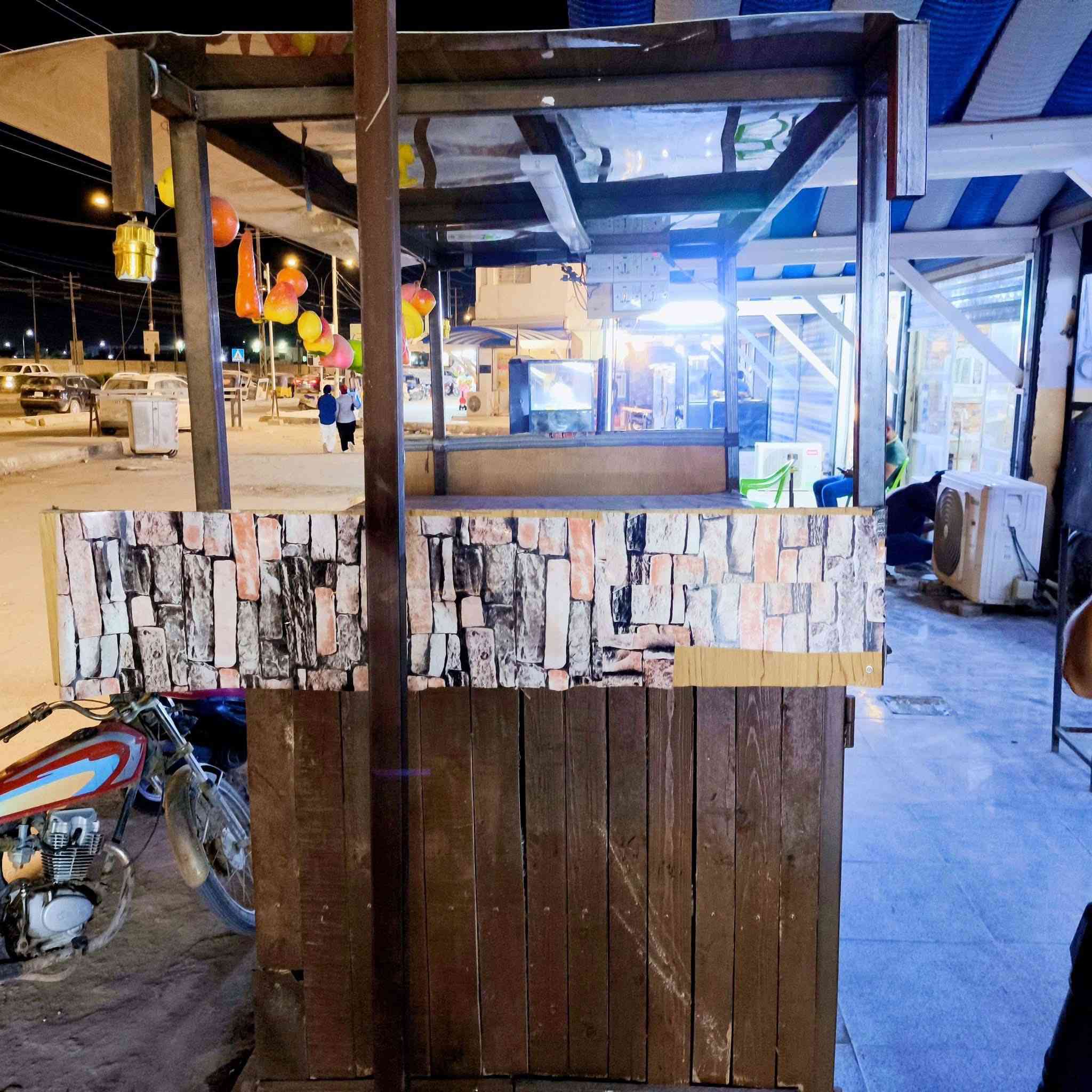 مكلف بلنشر ميز يصلح للعصائر ويصلح بصطية لبن ويصلح بصطيه لبلبي وباكله  من مميزاته الخشب متين وقوي والشغل كله درجه اولى الشراي يتصل *********** متوفر واتساب وع رصيد
