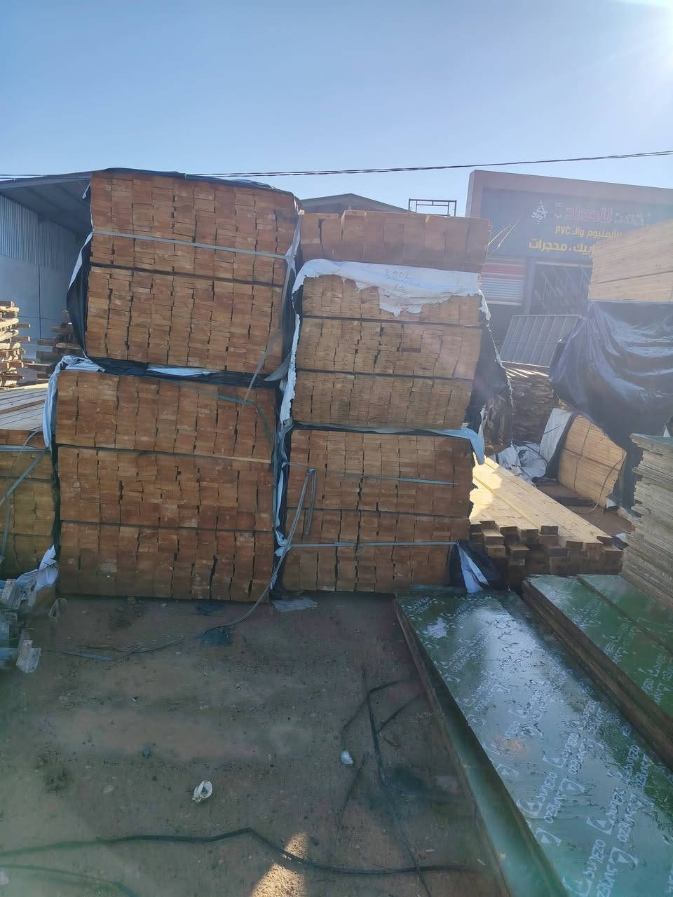 لبيع وشراء وتأجير القالب لوح مع جكات وسير وحمال وبلاويدوكافت أنواع القالب كاطون الرازي الموقع الثاني طريق الخان كليه مقابل مجمع بلاد رافدين السكني للاستفسار هاتف وتس اب ***********
