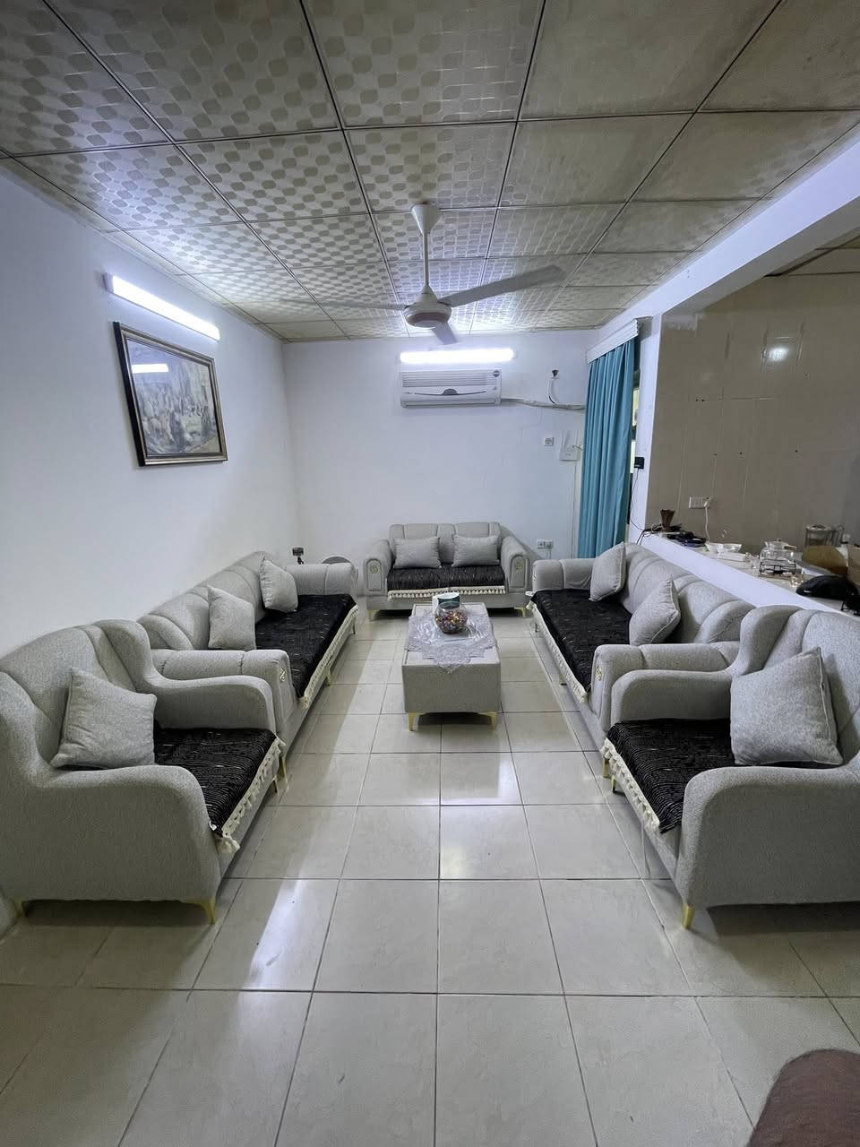 سلام عليكم اثاث بيت كامل للبيع اربيل هرشم ٣
***********
