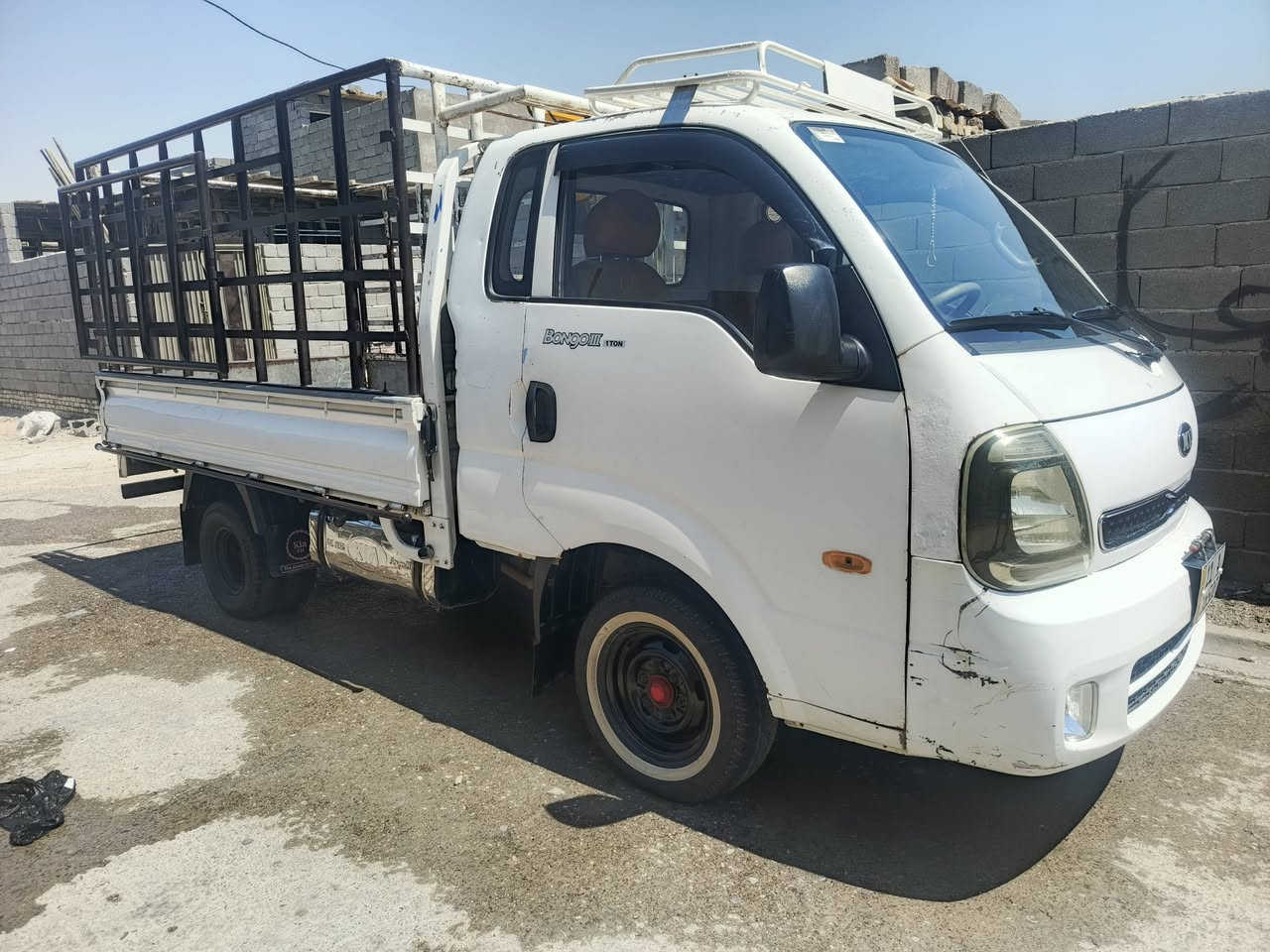 كيا حمل بغداد موديل 2007
2700
مكينه 3000مفتوح 
تبريد جديد 
تخم تاير 
شاصي مكفول
كهربائيات كلها شغاله 
شرط تحويل مكان بغداد مدينه الصدر 
خير من الله جهازه استفسار***********
