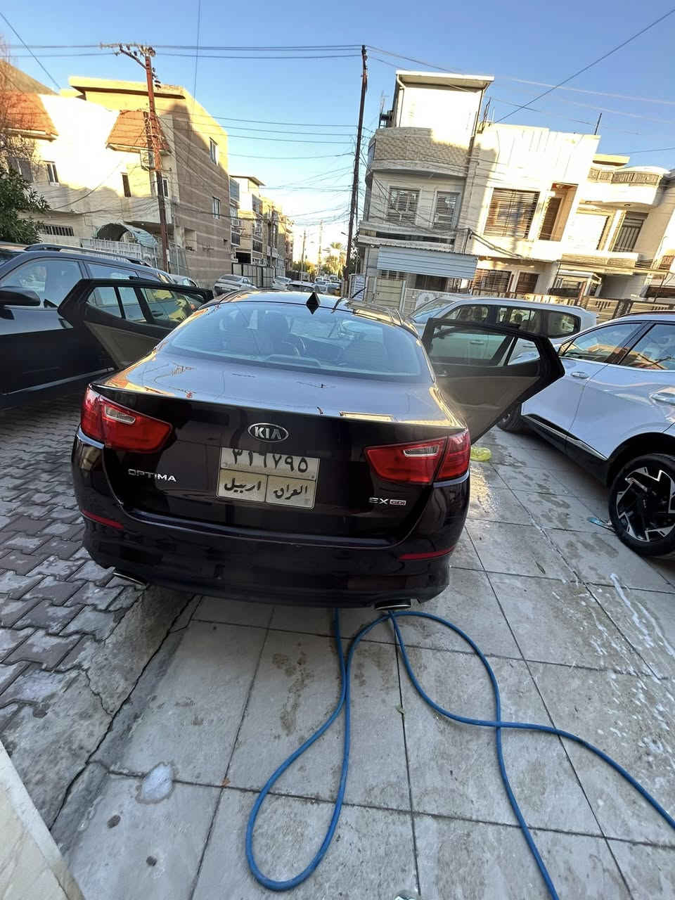 السلام عليكم 
اوبتما 2015ex
محرك 2400 gdi
السيارة ماشيه ١١٠ الف 
السياره فول مواصفات 
داخل جلد بيجي 
بصمه 
سلايد وبانوراما 
سستم صوت بلادي infinity  يحتوي ٩ سماعات يعني الصوت دمار 
مري شفط واشاير بالمري 
كامرة 
تحكم ستيرن 
قطعتين تبريد والتبريد بيانو 
دبل جام 
اللون كرزي المميز 
السيارة حادثهة جاملغ وبنيد بدون لغود وشواصي 
السعر ١٢٥٠٠ وبيهة مجال بسيط 
العنوان بغداد العامريه 
للتواصل والاستفسار : 
***********

