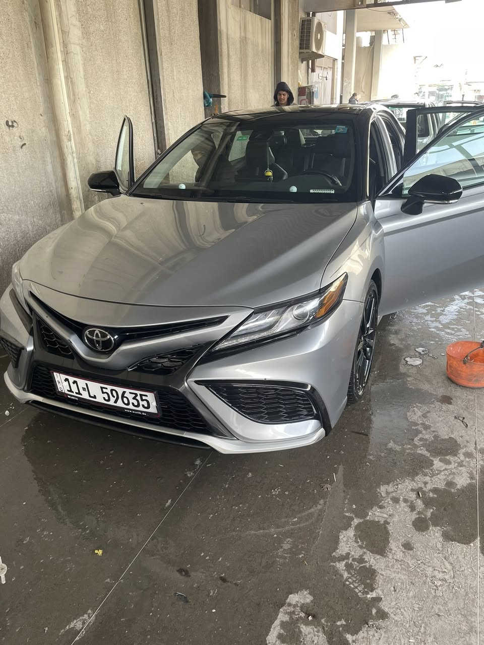 سلام عليكم كامري معوقين باسمنه موديل 23 فول مواصفات xse بانوراما لونين السياره بلادي حادثهه مثل ما موضح بلصوره جاملغ واحد ومبدل اصلي ومصبوغ ماشيه 32 الف مكان السياره بغداد للاستفسار يرجى لاتصال ***********
