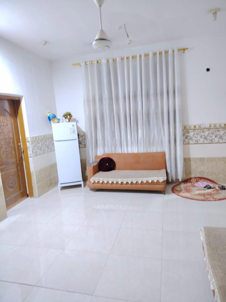 اعلان 
بيت للبيع /السماوه 
الجربوعيه الاولى السايدين التجاري قرب المستوصف طابقين 
مساحه ٢٠٠متر الطابق الاول بناء ٢٠١٤الطابق الثاني بناء ٢٠٢٣
يتكون الاطابق الاول من غرفتين وصاله ومطبخ واستقبال وصحيات داخل وخارج +گراج و#محل_مؤجر
الطابق الثاني يتكون من غرفتين ومصاله ومطبخ وصحيات 
لمعرفه السعر علق ب(تم) 
للاستفسار اتصل ***********/***********
مكتب الوطن للعقارات بإداره عباس ابوحسن 
حاب تعرض عقارك كل ماعليك مراسلتنا خاص او واتس اب
