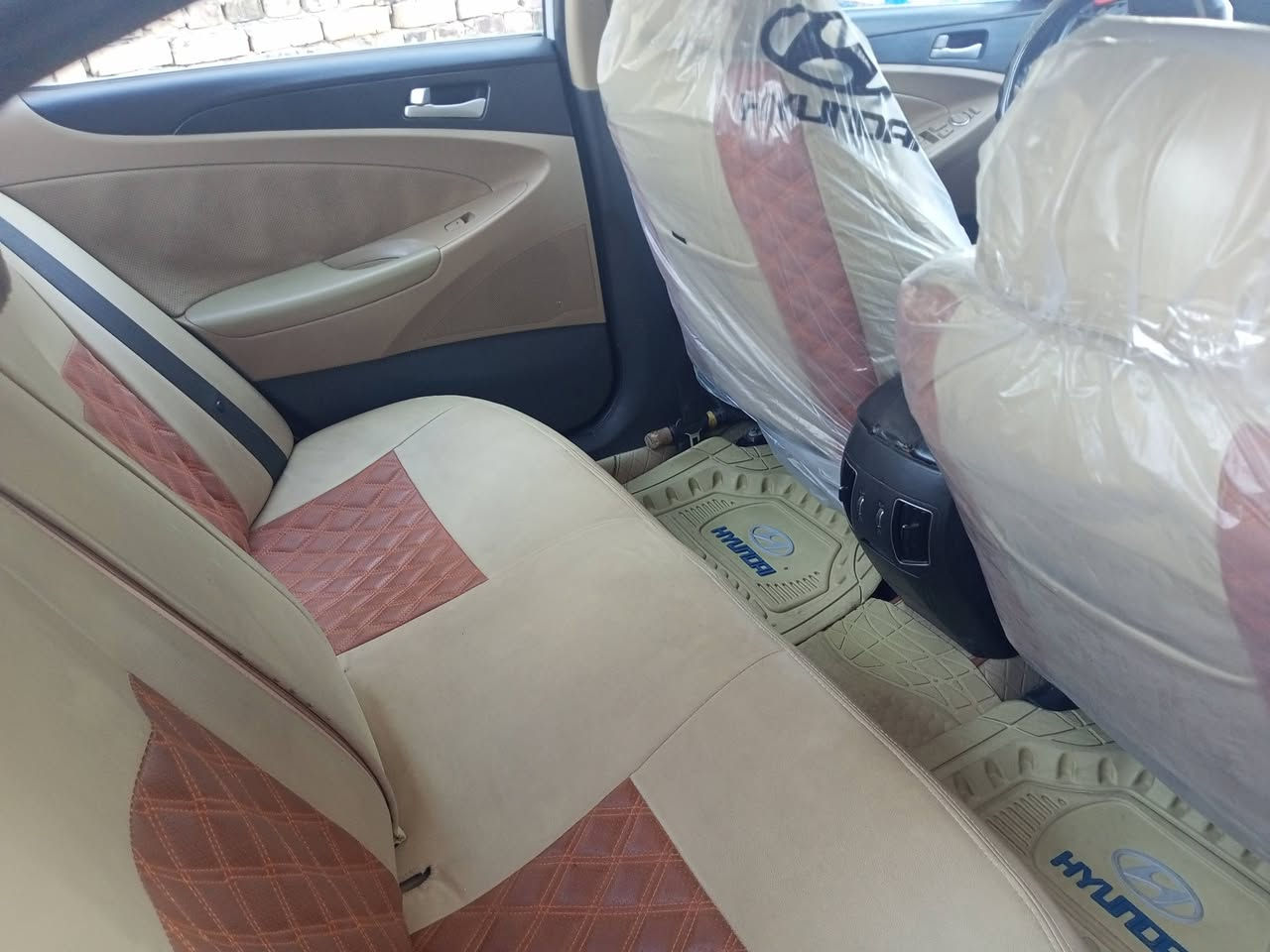 السلام عليكم
سوناتا  بنوراما 2013رقم شمالي انكليزي باسم كردي 
سياره مكفوله فقط بارد بسيط  بيه
مكينة 2400دوش
تخم تاير حدادية   باتري  كله جديد  
السعر 140وبيه مجال  الي  ما يعجبة المنشور  الله يرزقه احسن منة ان شالله  لتواصل ***********
العنوان النجف العباسية
