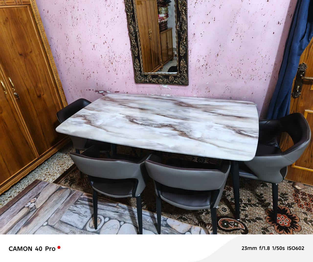 كاونتر تفصال و ميز طعام مع كراسي مكلف بالنشر رقم صاحب الغراض ***********
