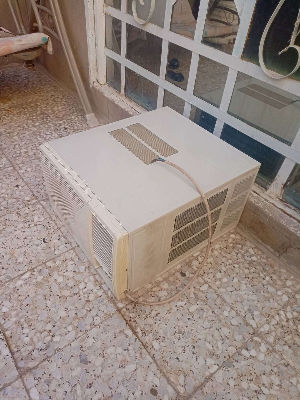 السلام عليكم مكيف الذهبي 2 طن علي فحص البيع سعر260 ( *********** حي وفاء
