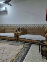 ٨ مقاعد • نظيف • خشب