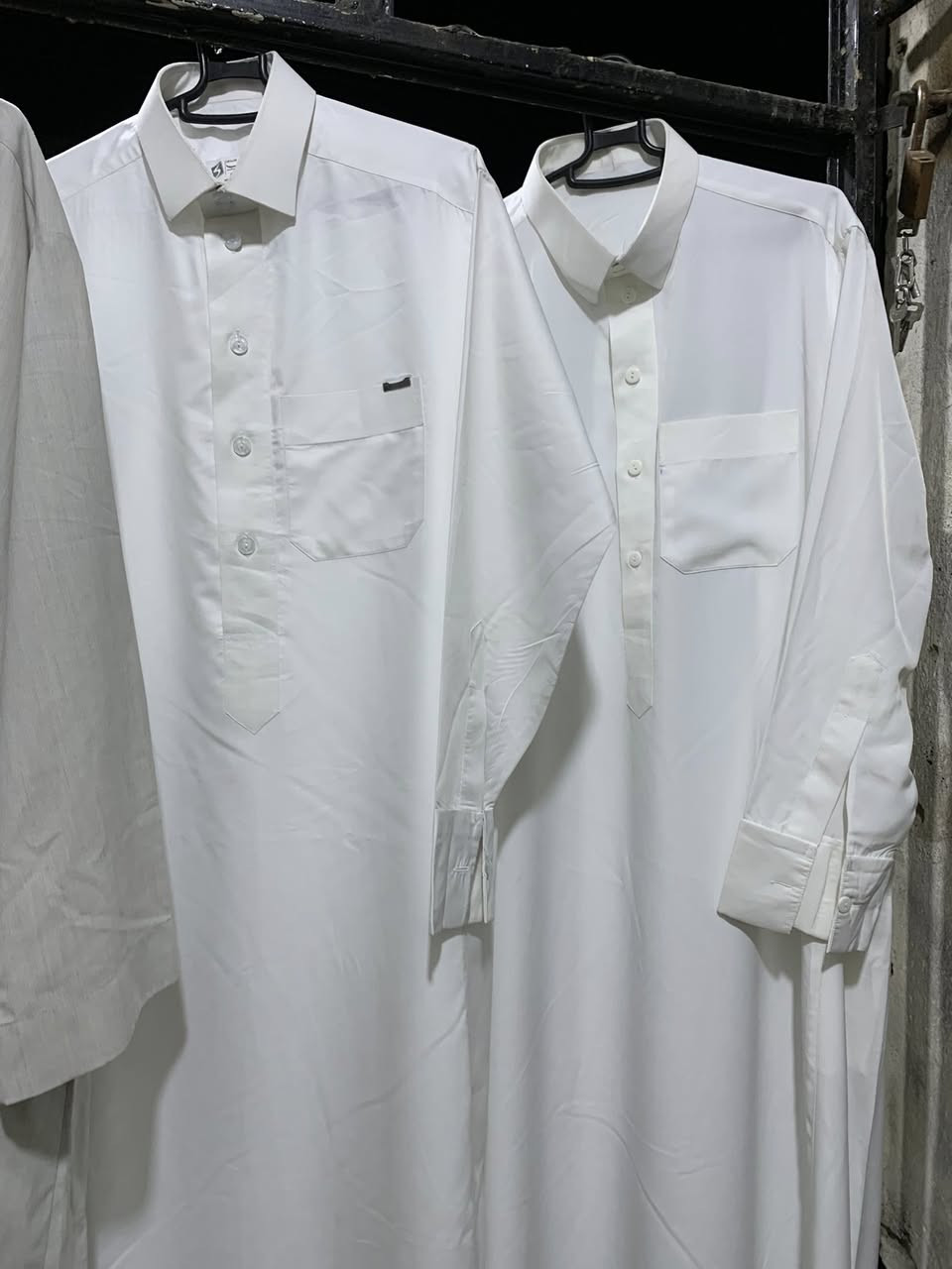 دشاديش خليجيه باله نضيفه
شبابي وكباري واطفال
فصال احلى من فصال 
السعر 10 كباري
اطفال 7
عنواني الزنجيلي بعد مدخل الزنجيلي اول فرع ع اليسار
قرب كافترية عبود 
متوفر جملة ومفرد 
توصيل جميع المحافظات
***********
