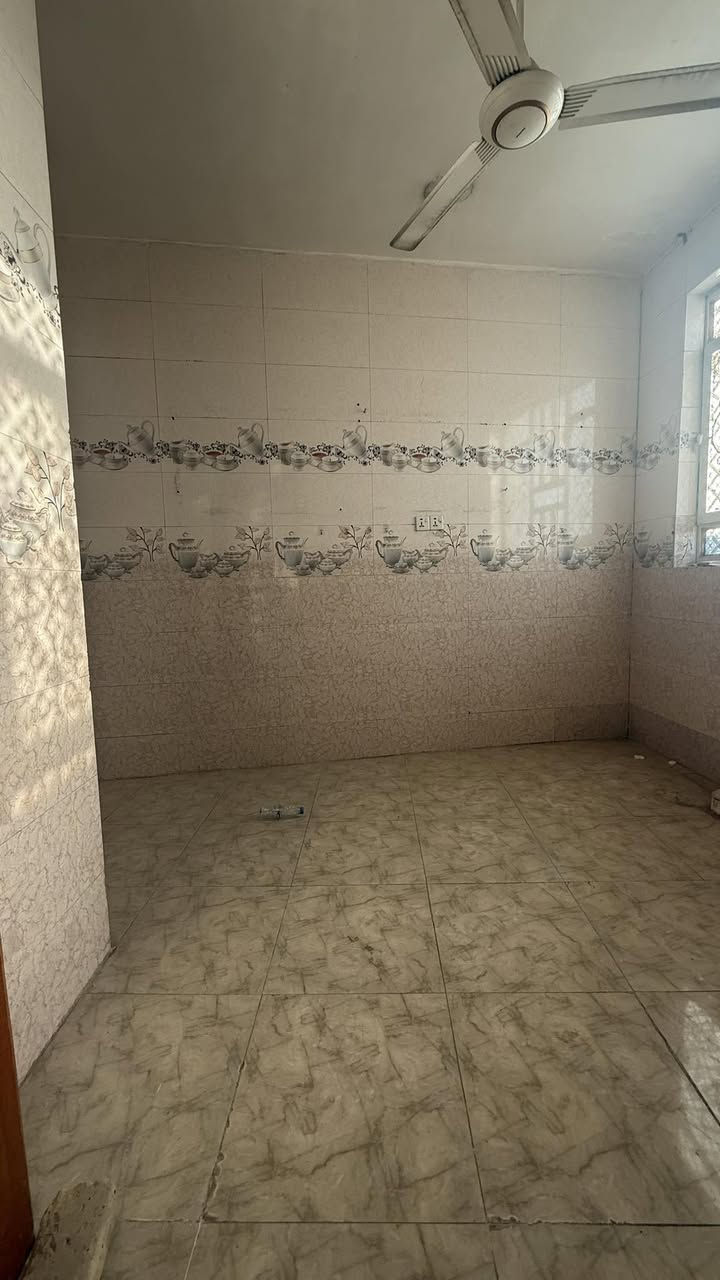 #دار #للإيــــجــــار

🏘️ فـٓــــي حــــي #الــــكـــــرامـــــه ســـنتـــر ع #اليـــهــوديــه

    

#البنــــــــــــاء: ⁦🛡️

غرفـــــــــــه نـــــوم  سويـــت وصالــــــــــة  ومطـــــــبخ

   ومجـمــــــــع صحيــــــــات 

#الســـــعــــر 350 قــــفـــل 

#مكتـــــــــب
                🏘️أمــــــــلاك بابــــــــل للعقـــــــار🏘️
#الكــــــــائن

☎️ *********** واتساب☎️‏‪0782 220 3665‬‏ واتساب
    شارع_الكرامة_قرب_الضريبة_مقابل_التخطيط_العمراني
        
_____________________________________________
