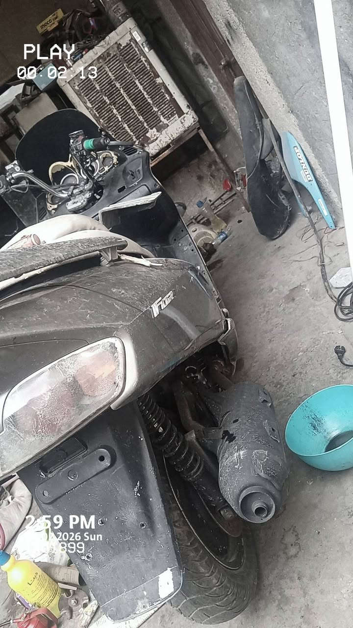 السلام عليكم دراجه فورزه صفر 6 للبيع مكينه مكفوله وخير من الله بس ابيع كوم حديد لن كابريتر عاطله سعر 350وبيه مجال العنوان بغداد الدوره ابو دشير ***********
