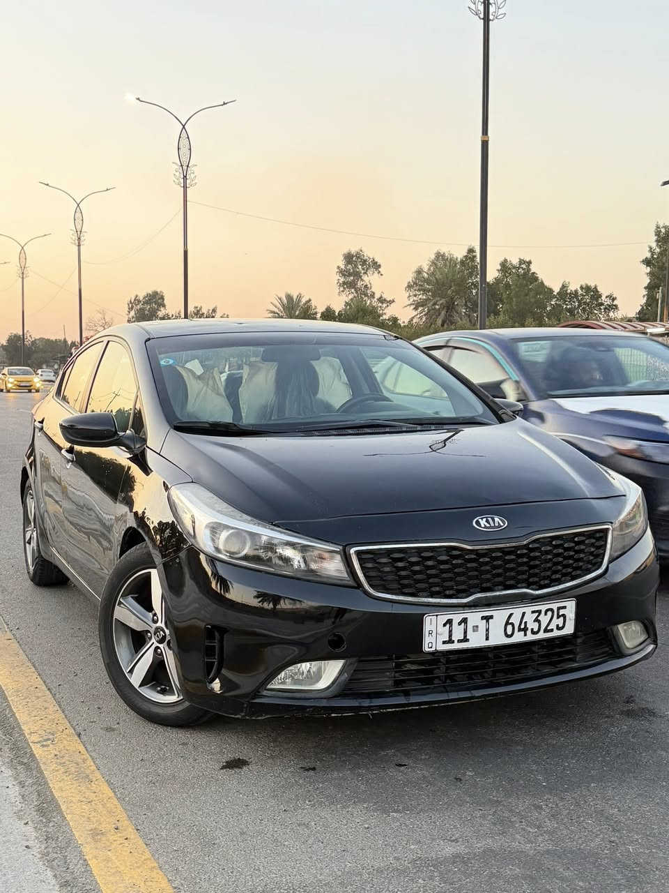 السلام عليكم فورتي 2018 رقم بغداد تحويل مباشر السعر ( 104$)مكانها بغداد البلديات ***********سياره وارد امريكي حادث جاملغ خلفي بجم كبس بدون دواخل محرك 2000 دوش 
كير AT المرغوب سياره جاهزه بدون نقص الشراي يتصل
