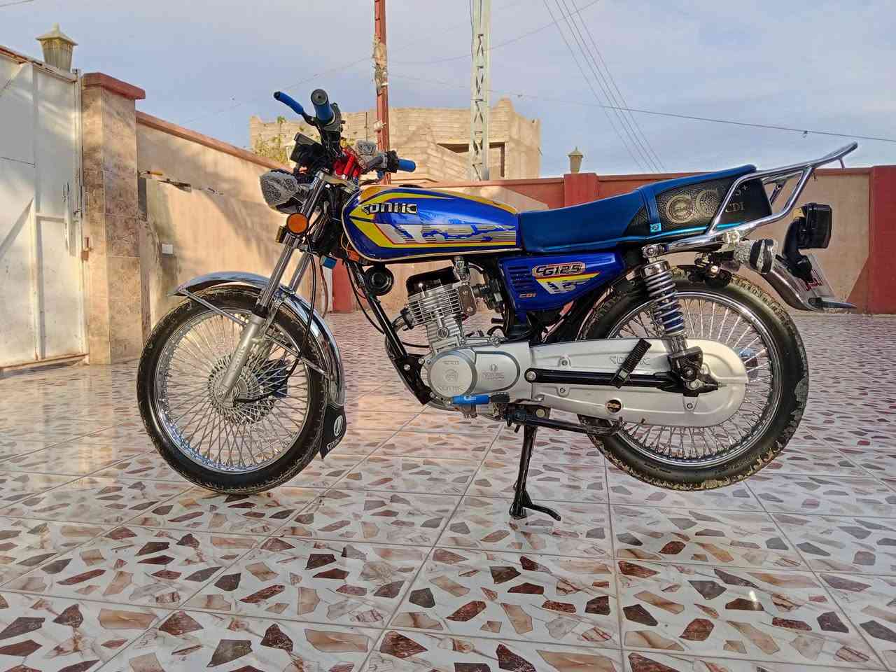 سولنك 2024   4كير
بعده عله وضع شركه 
محرك كير مكفول 
بيع ومراوس كلشي يرهم 
الخاص مفتوح 
رقمي 
***********
