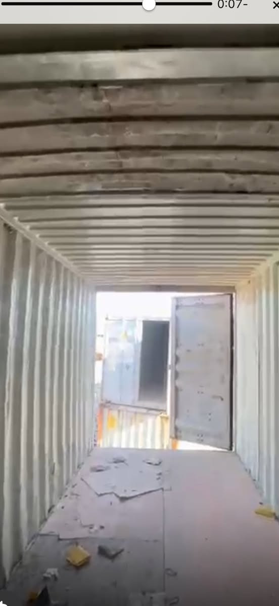 على بركة الله للبيع حاويات عدد (3) طول 12 متر وارتفاع 290 سم (العالية) المكان النجف الأشرف ***********
