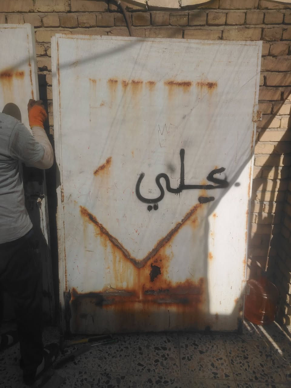 باب رئيسي للبيع مترتين و20 السعر ب80
انتصال ***********
