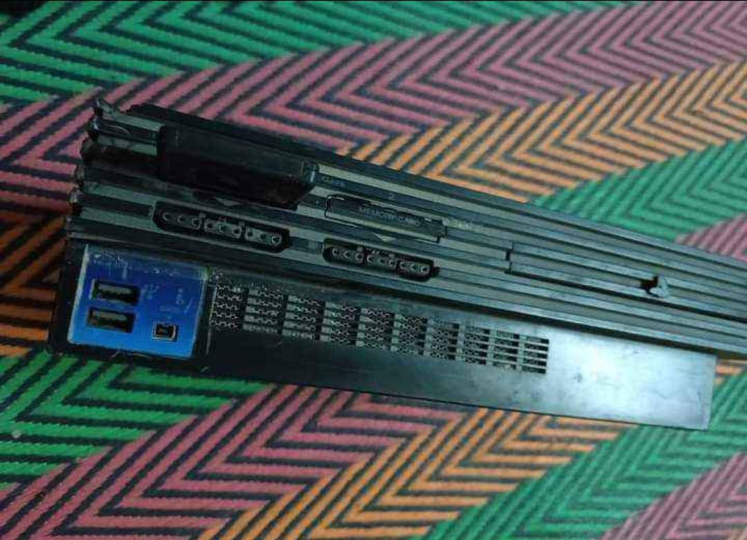 بلاستيشن 2 للبيع الشراي يجي خاص 
العنوان 
البصرة /قضاء الصادق / بني منصور


**إذا كنت صاحب هذا الإعلان وتريد حذفه لأي سبب، رجاءا أرسل رسالة إلى الدعم الفني**