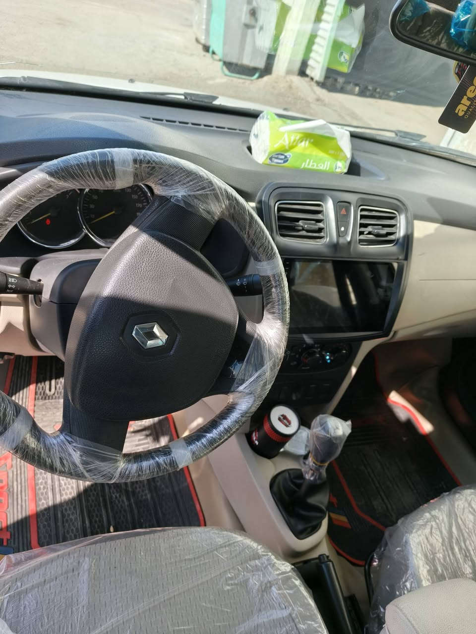 سلام عليكم رينو سنبل موديل 2017 شاشه كامله 4سماعات صوت سياره بسمي ماشيه 132وترايك وين ما يعجبك وسونارهة موجود بل صور رقم بغداد سعر72 وشراء يتصل مكان مدينة الصدر ***********
