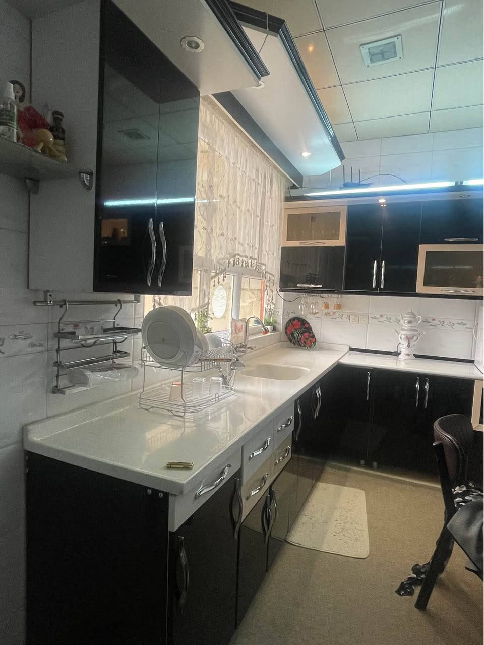 ‏مغسلة) سنگ  ٣ متر

300 
200x400 

***********
*********** كركوك, العراق
