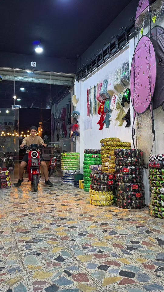 ار 9 و ار 11 بارخص الاسعار من شركة اكس موتور لتجاره الدراجات الكهربائيه الحديثة عنواننا بغداد السيدية حي الشباب نهاية شارع سوق اميمة مقابل حسينية ابو الفضل العباس للاتصال *********** *********** اوقات الدوام من 12 الظهر الى 12 بالليل #دراجة #شحن #ليثيوم #اباتشي #r9 
