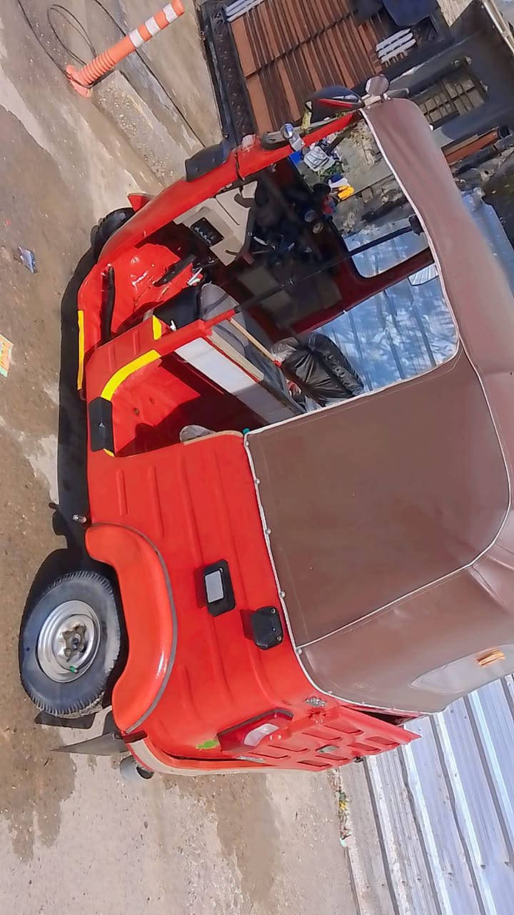 سلام وعليكم تكتك موديل 2018/6/28 كفاله من خياس وضربه مرقمه السعر 5700 بغداد زعفرانيه ***********
