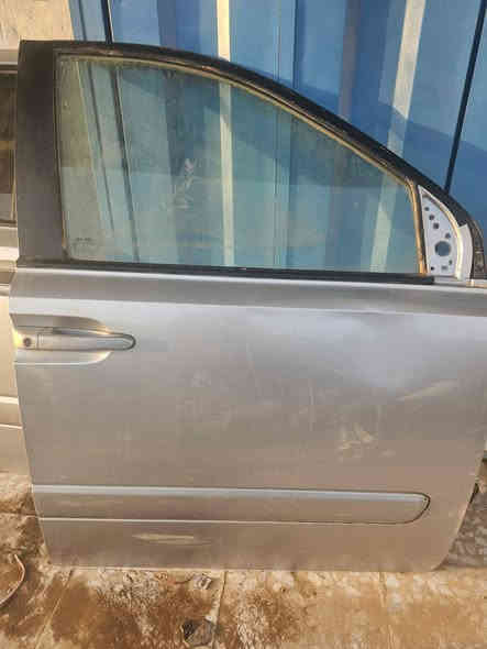 سلام عليكم شباب كافت غراض سيدونه بيبان بگ لايت  لايتات شبابيك كشتات وغيره من شغلات سيدونه لي حاب يشتري يجي خاص وكلمن وسعره
