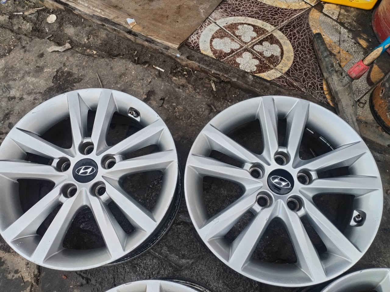 سلام عليكم للبيع ويل كب حجم ١٦ نضيف لا عواج ولا لحيم مكان كوت سعر خاص ***********
